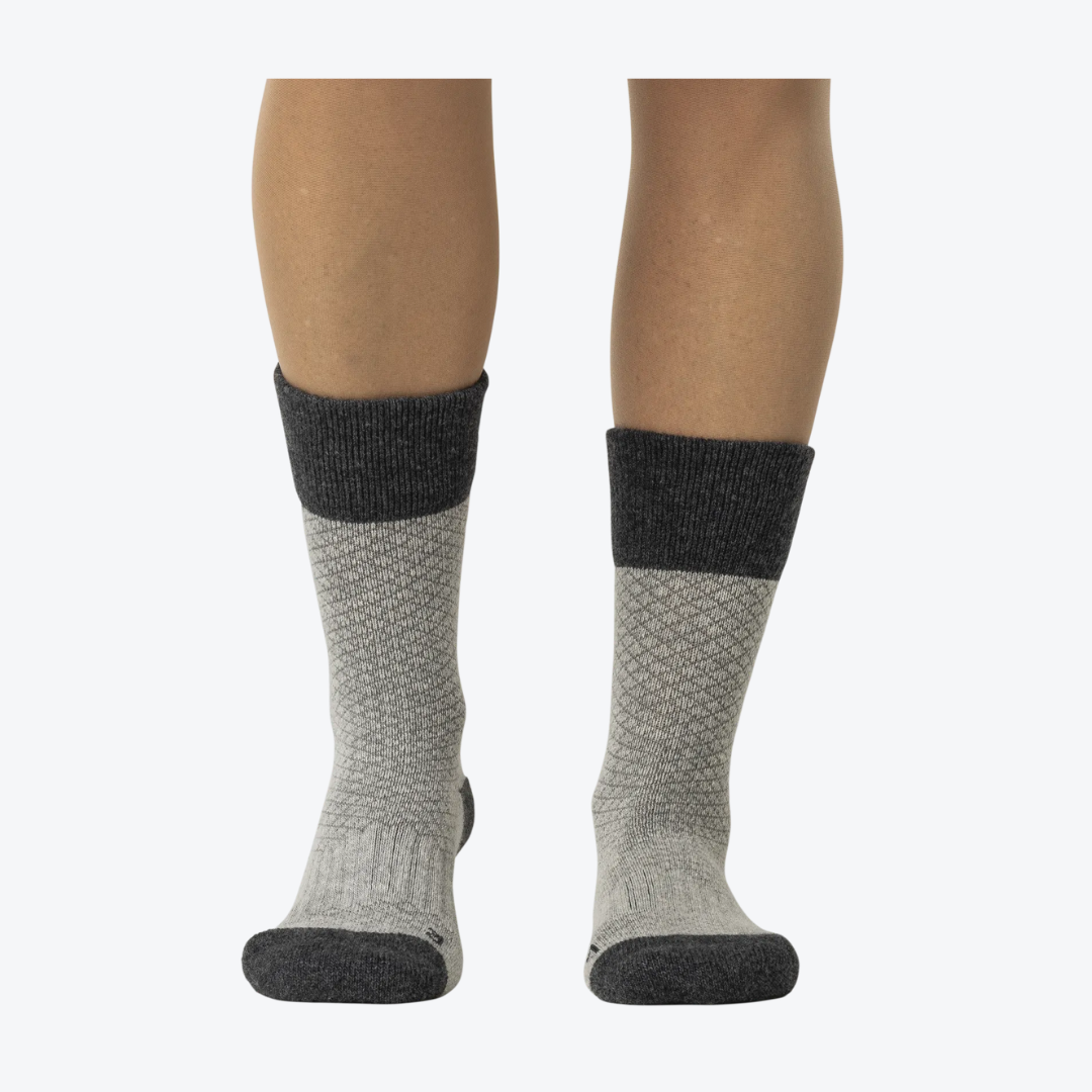 Leveät villasukat vaellukseen, harmaat