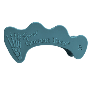 Närbild på en turkos tåseparator för höger fot från Correct Toes Sport, tillverkad i flexibel medicinsk silikon. Produkten visar en anatomisk fotillustration samt texten ”Correct Toes Sport R”.