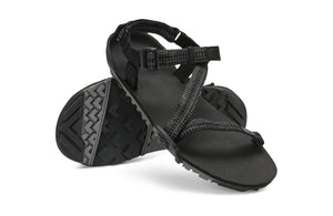 Produktbild av Z-Trail EV sandalen från Xero Shoes i färgen Multi-Black – visar hälremmens design och den strukturerade yttersulan med greppvänligt mönster.