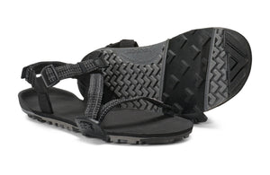 Produktbild av Z-Trail EV sandalen från Xero Shoes i färgen Multi-Black – visar hälremmens design och den strukturerade yttersulan med greppvänligt mönster.